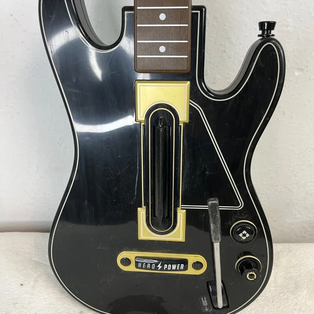 Guitar Hero Live Wireless Guitar 0000654 Xbox 360/One/PS3/PS4/Wii U/PC No Dongle